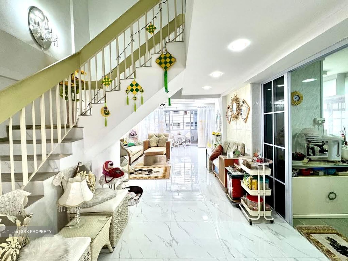 Blk 337 Jurong East Avenue 1 (Jurong East), HDB Executive #600085811